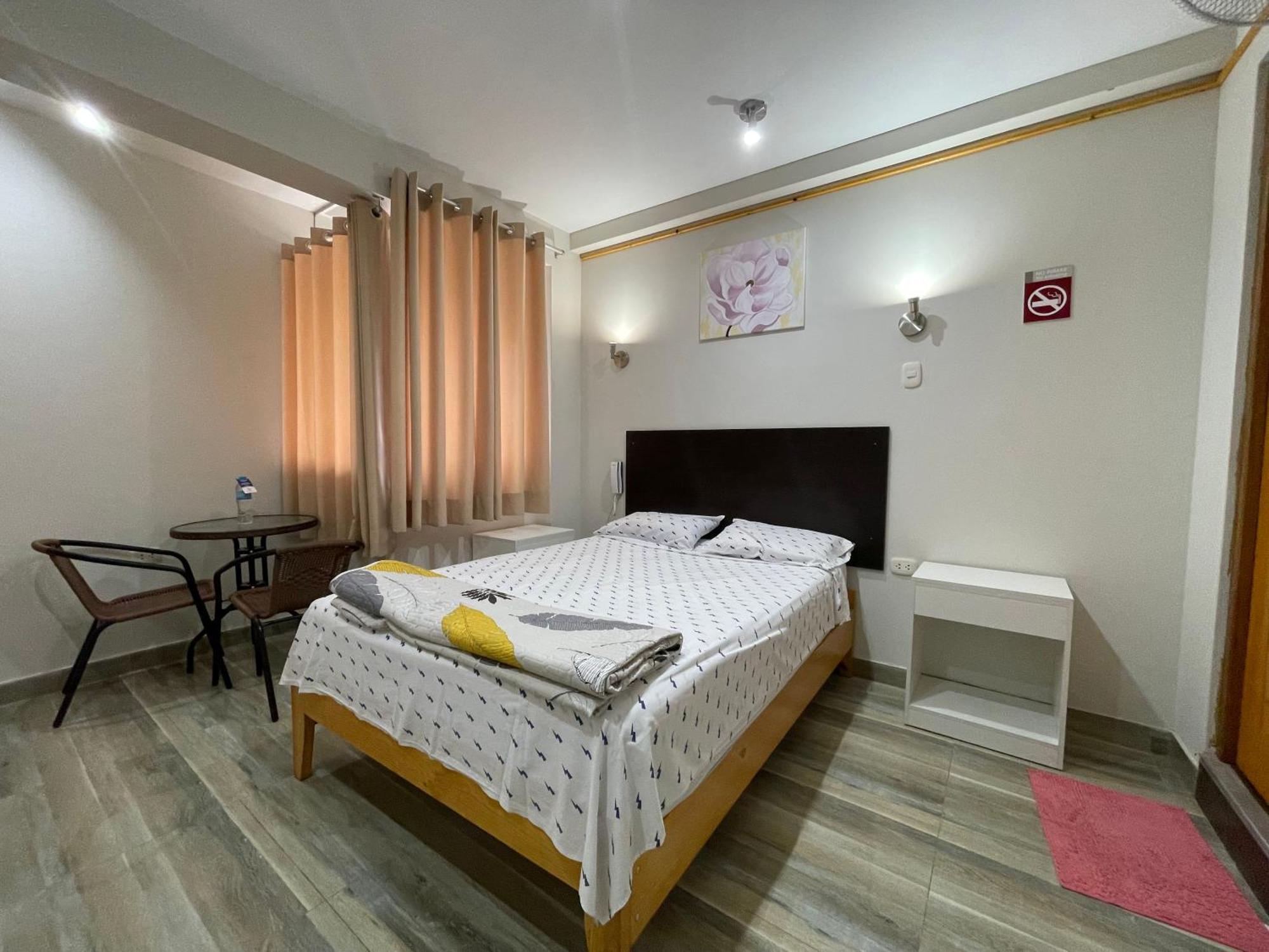 Paris Senlis Hostel Plus Chimbote Room photo